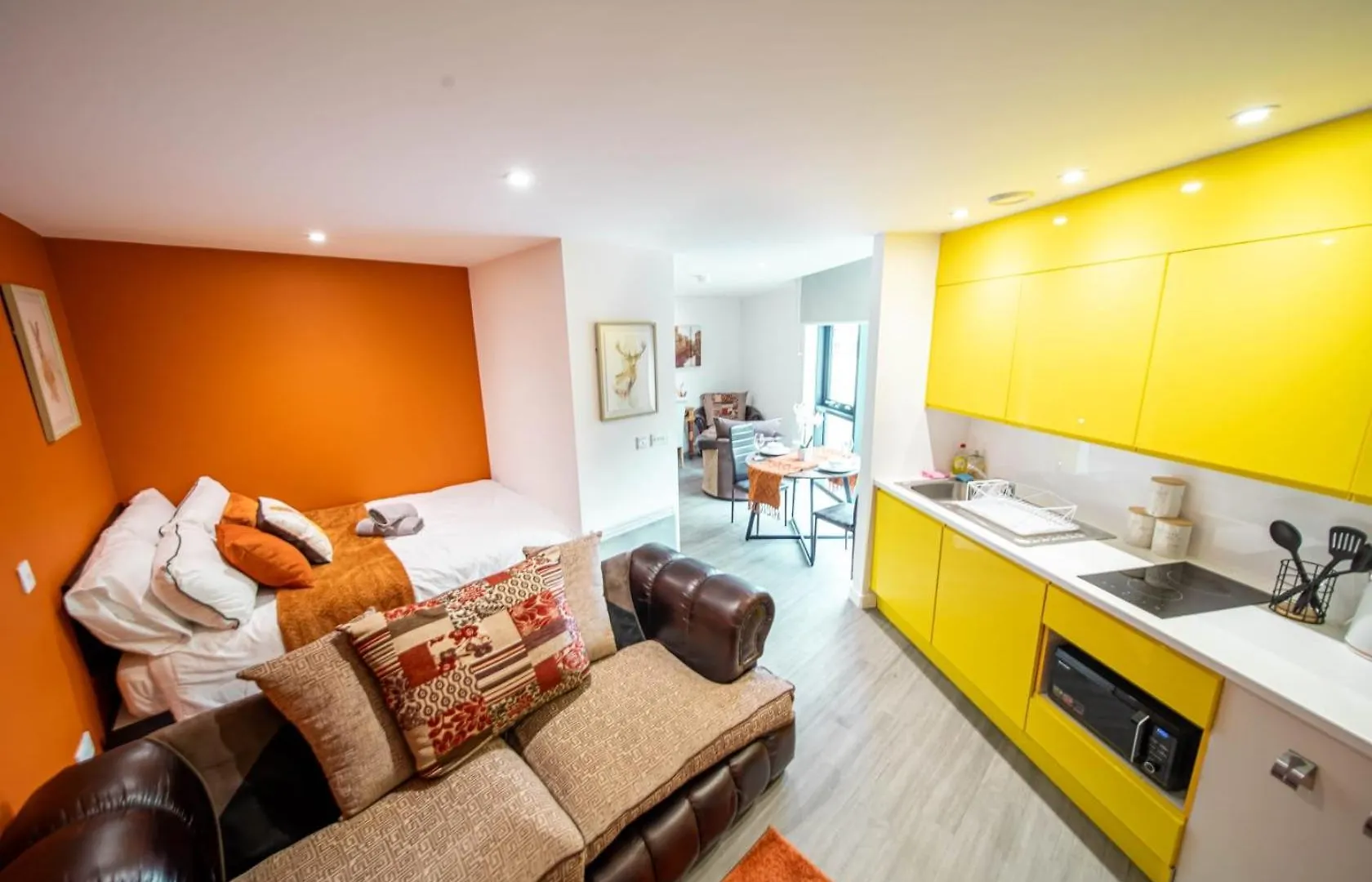 Corner Studio Apartment In 谢菲尔德